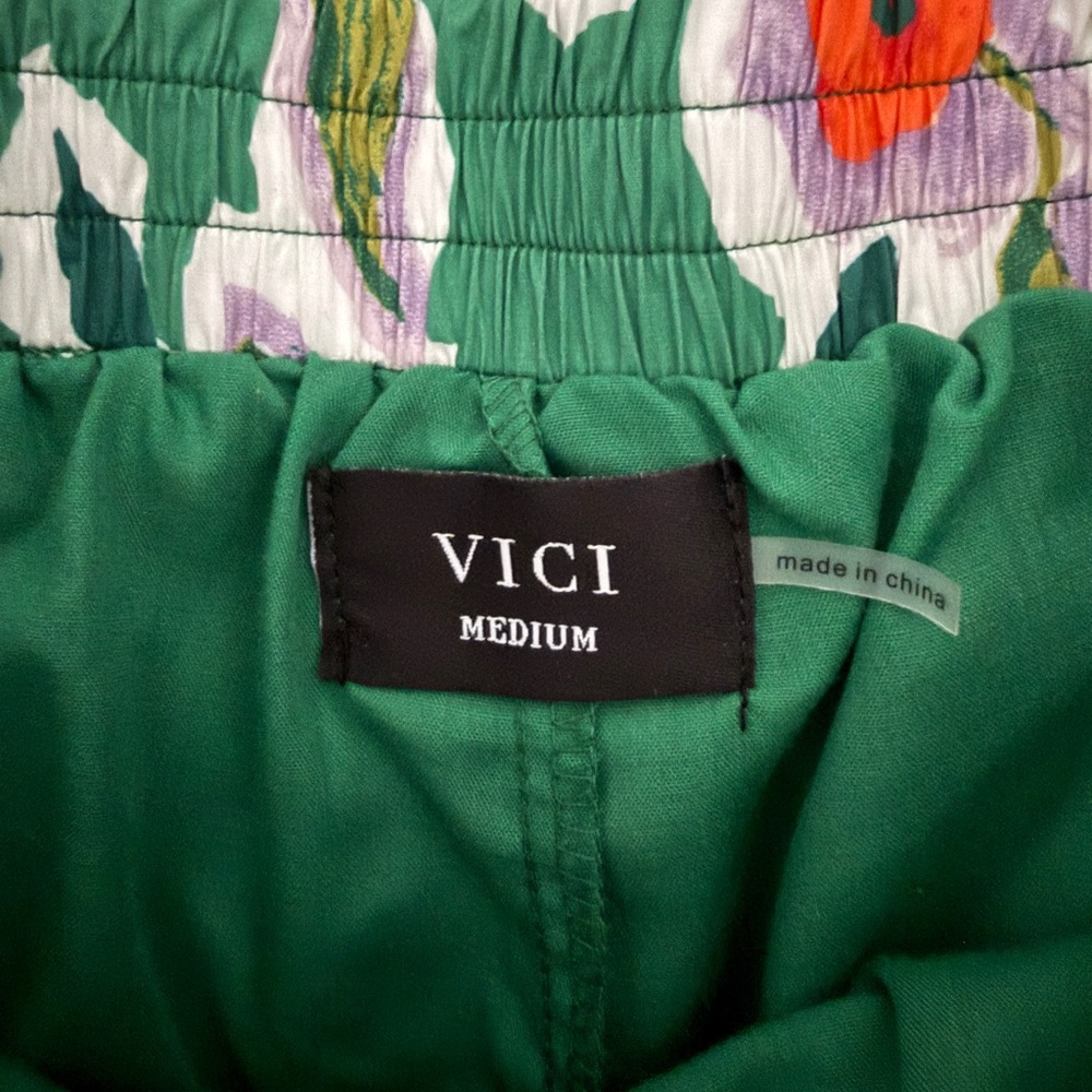 Vici Green Floral High-Waist Shorts Set - Picture 3 of 3